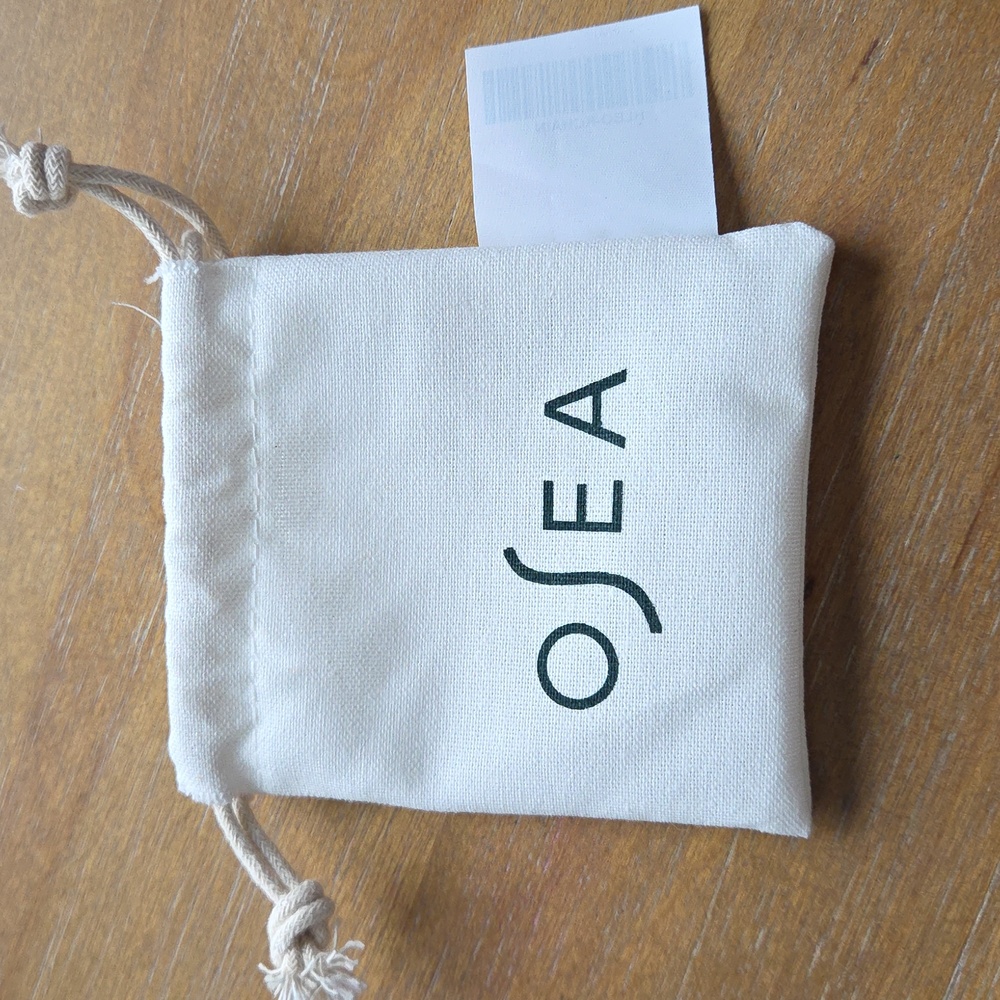 OSEA Malibu Lip Oil Key Chain & Organic Pouch - Picture 4 of 10